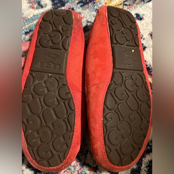 UGG Red Shearling Lined Loafers Sz 8 woman’s slippers house shoes - Picture 5 of 6